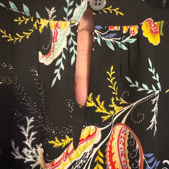 STUNNING!! Ann Taylor Loft   Black Floral Blouse    SMALL    #N - Picture 7 of 9